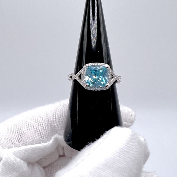 .925 Sterling Silver Aquamarine Cz Ring - Picture 9 of 17